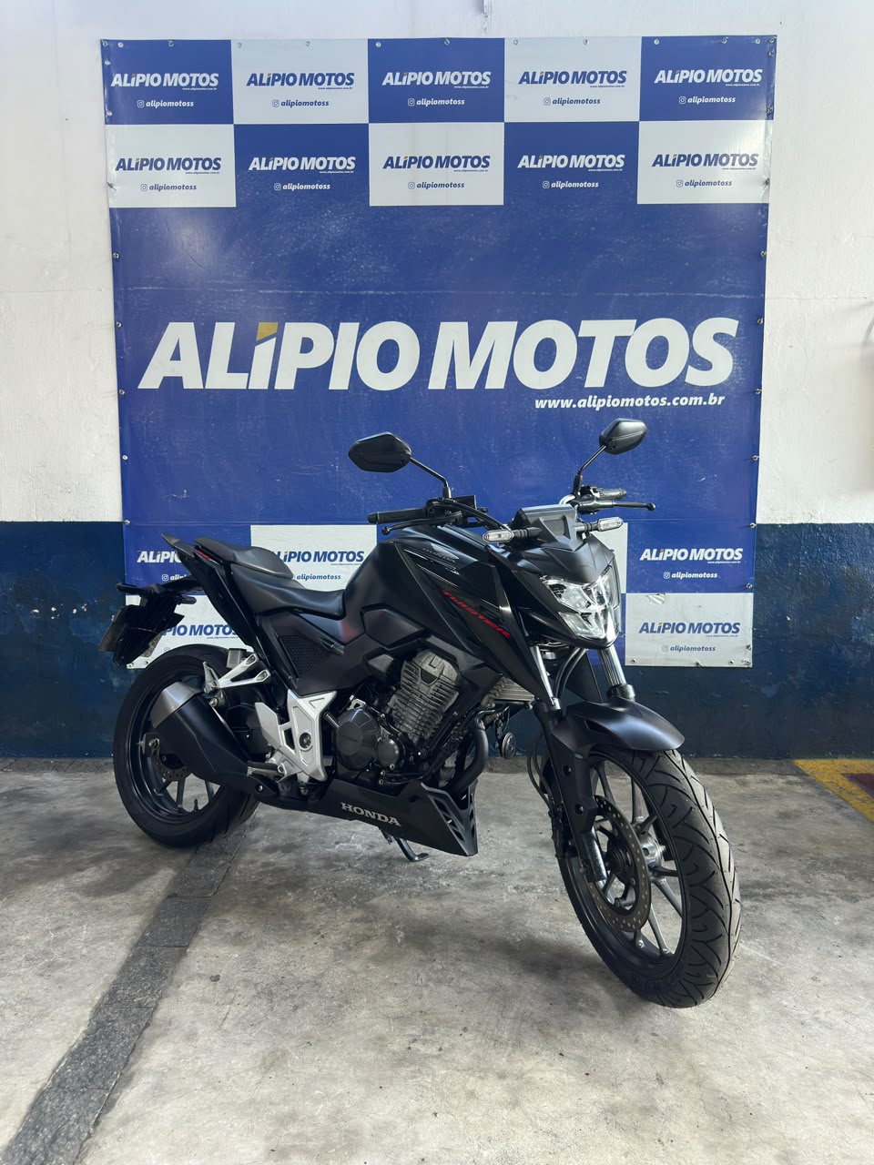 HONDA CB 300 TWISTER