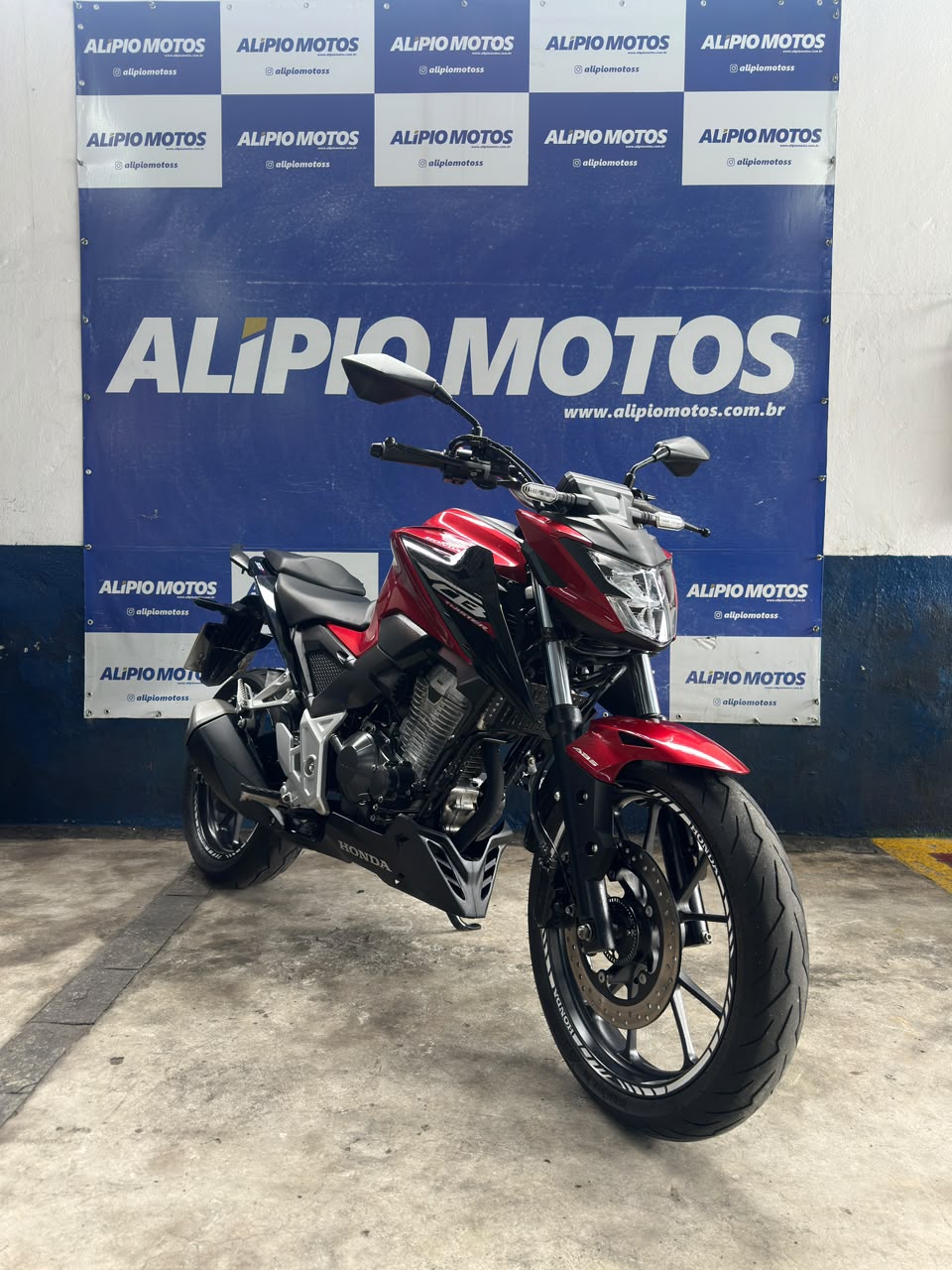 HONDA CB 300 TWISTER