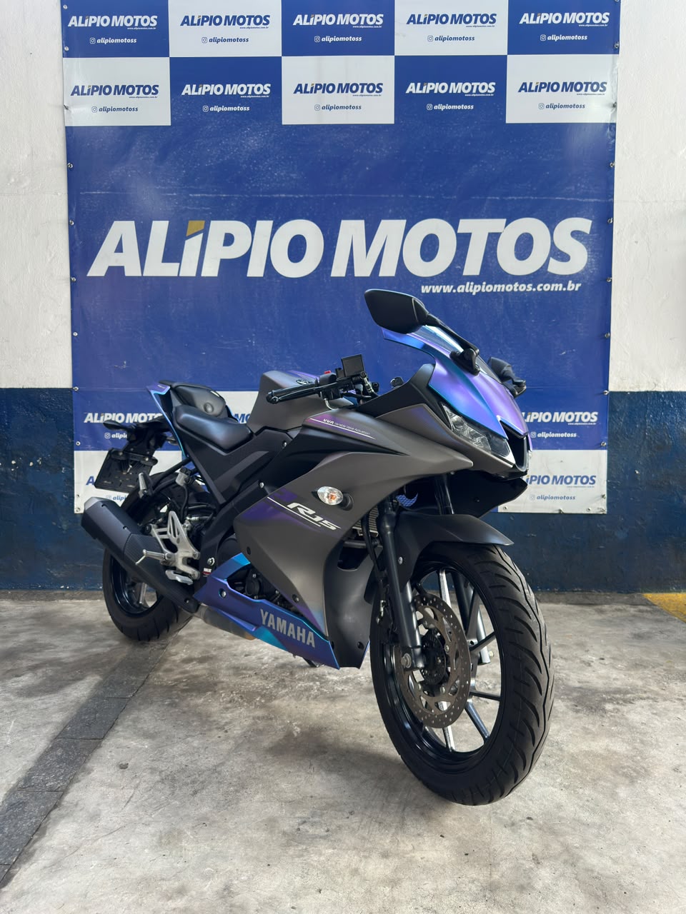 YAMAHA YZF R 15