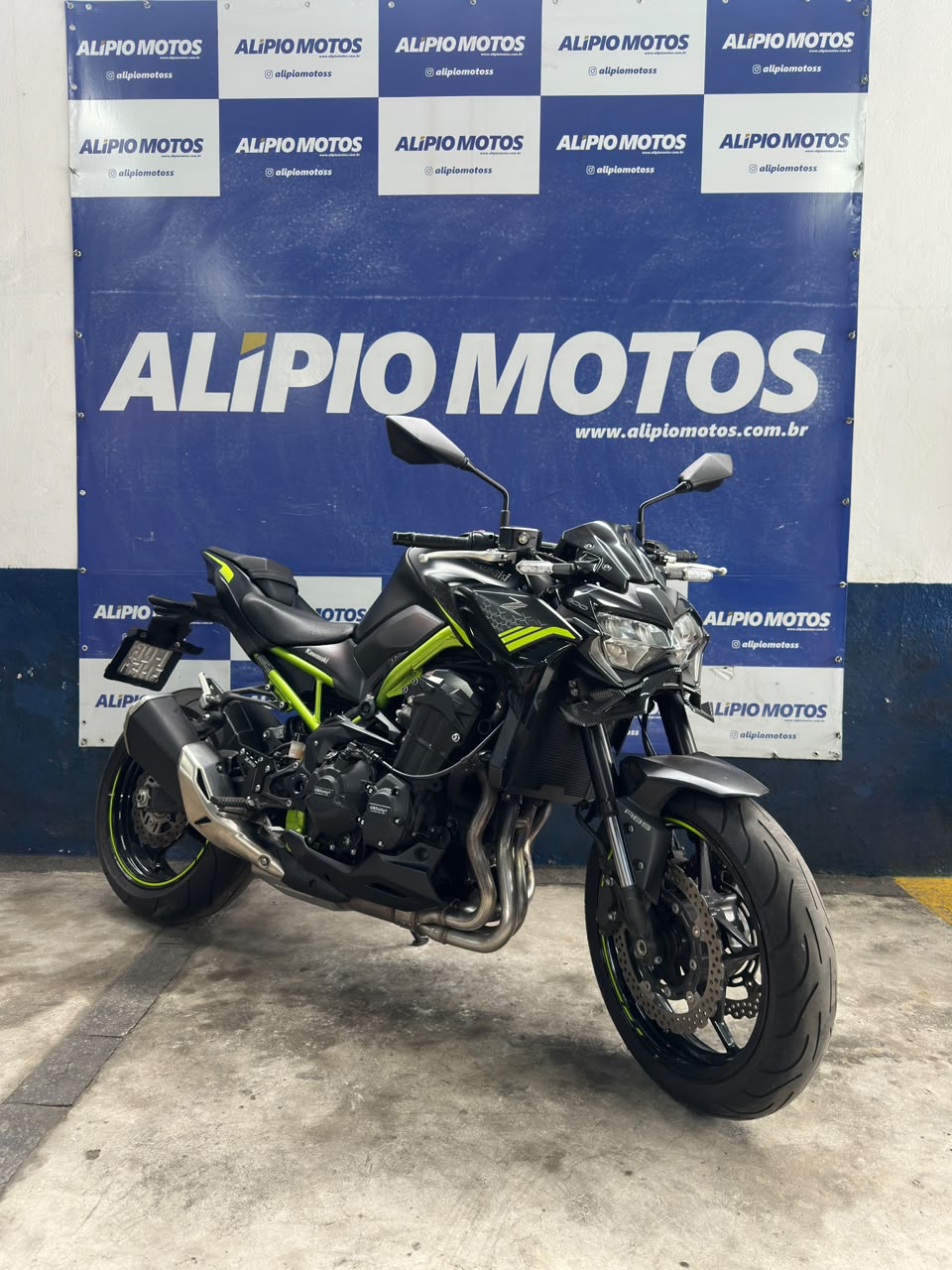KAWASAKI Z900