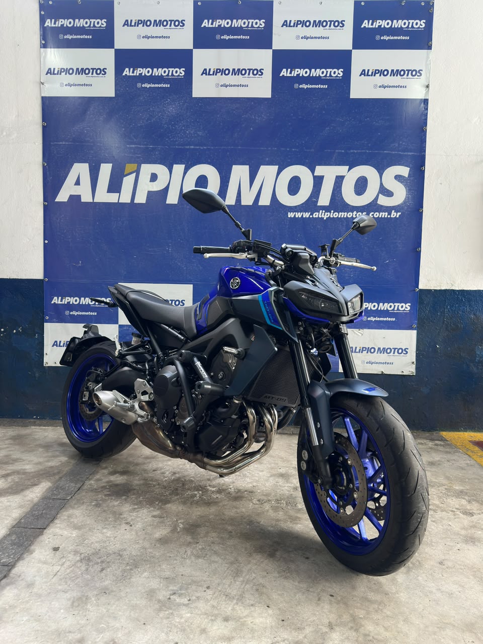 YAMAHA MT 09
